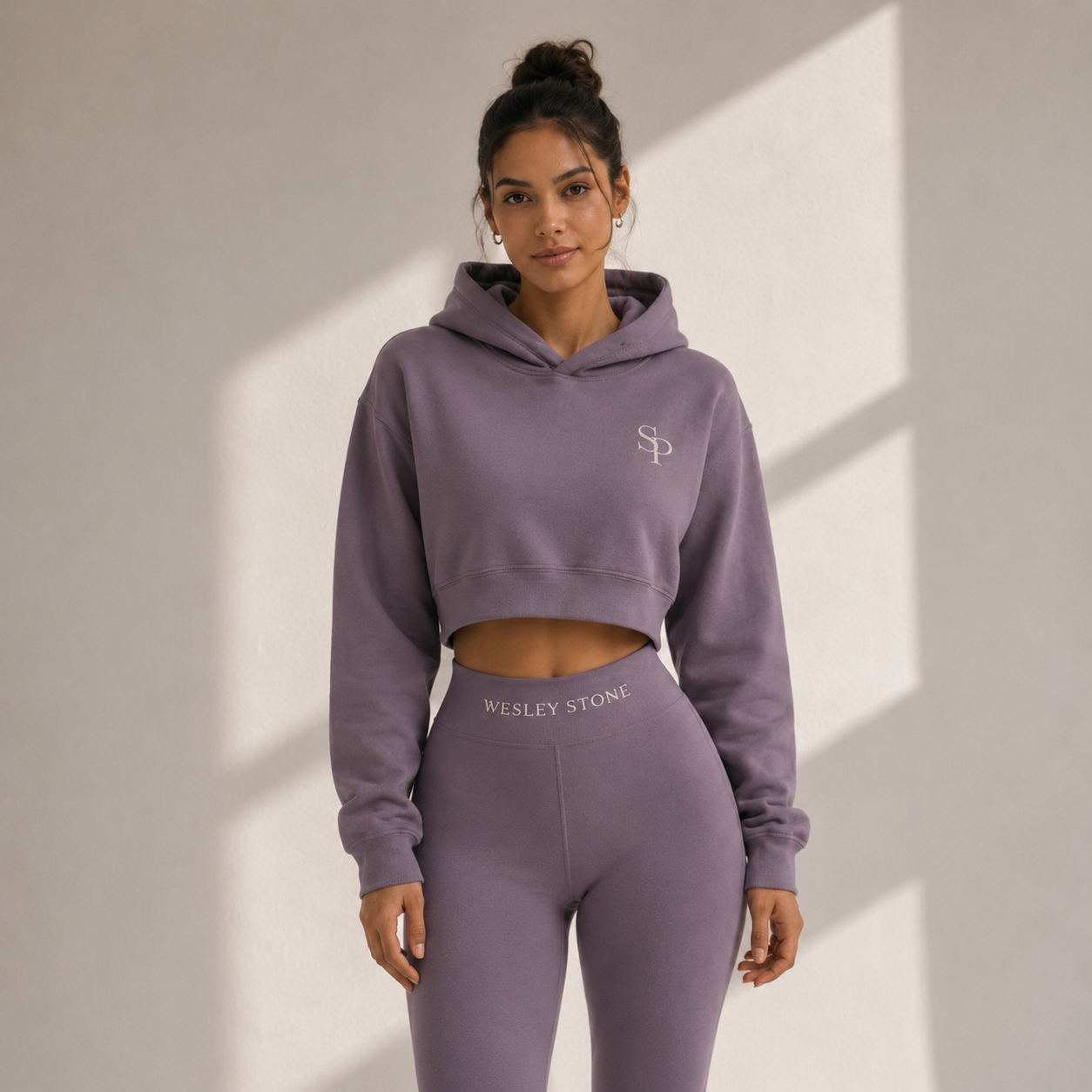 Àkanní Graphic Cropped Hoodie